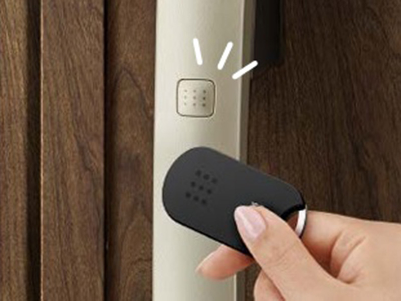 ハンドルに近づけるだけで施解錠